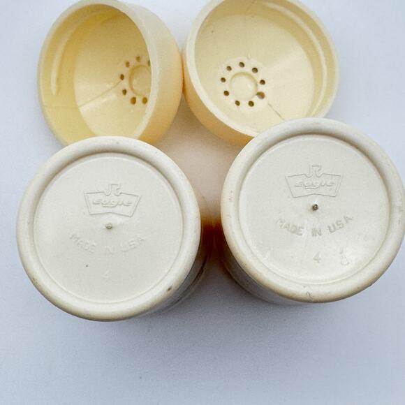 Vintage Spice of Life Salt Pepper Shakers Eagle Brand Plastic Screw Top 2.75" - Picture 5 of 9